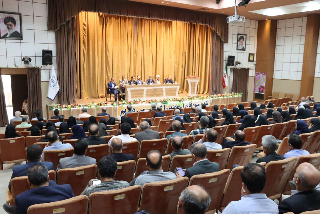 سرمایه اجتماعی و شایسته‌سالاری؛ محور نخستین نشست گفت‌وگوی کارکنان با ریاست دانشگاه رازی