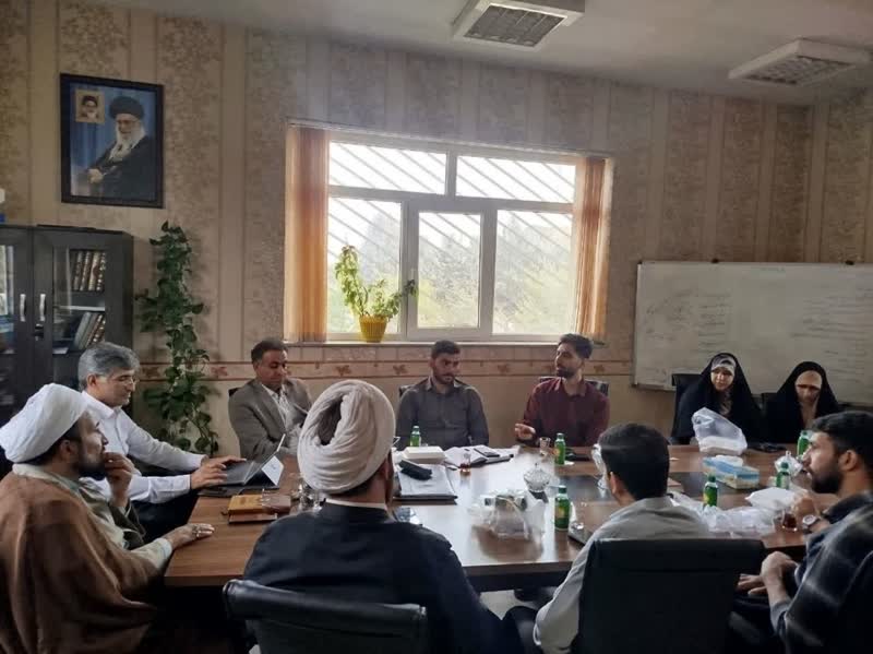 نشست صمیمانه تشکل های دانشجویی با مسئولین دانشگاه