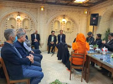 در قالب طرح دیدار با انجمن‌های ادبی کرمانشاه دیدار با انجمن شعر و هنر ماه